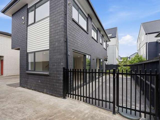 7C Holland Avenue, Pt England, Auckland City