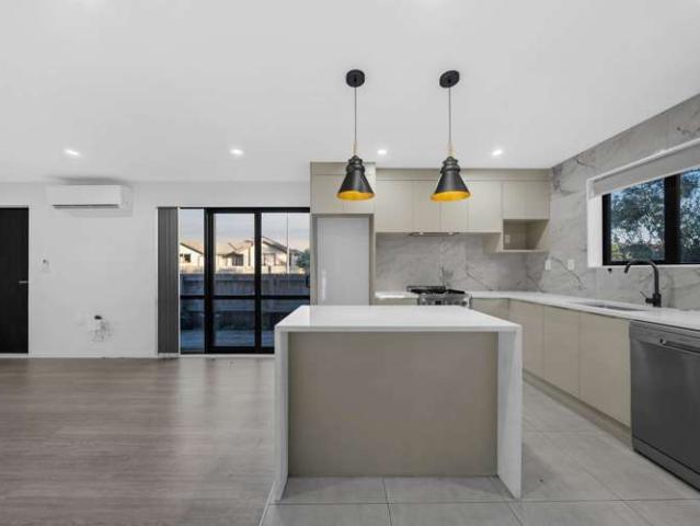 7A Tairere Crescent, Rosehill, Papakura