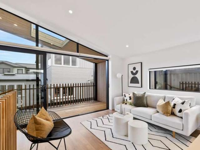 7B Manor Place, Point Chevalier, Auckland City