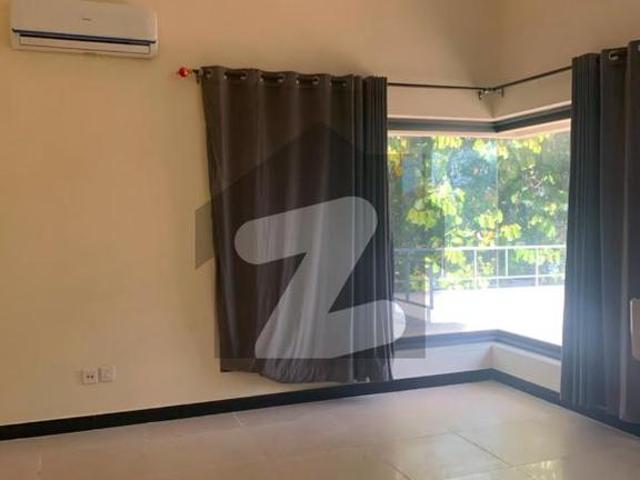 7bed Triple Story Full House For Rent F 6/3
