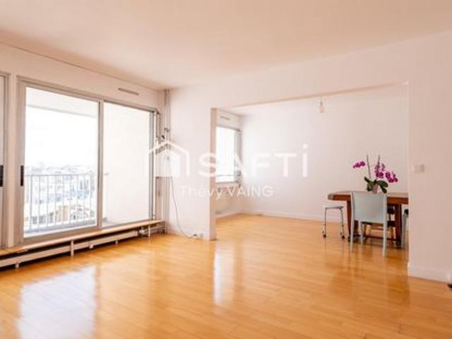 7e ETAGE, BALCON, VUE DEGAGEE, SUR COUR, CALME