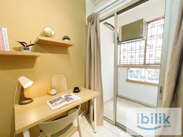 7mins walk to mrt premium balcony room! Same line to kwasa damansara/bukit bintang/trx!