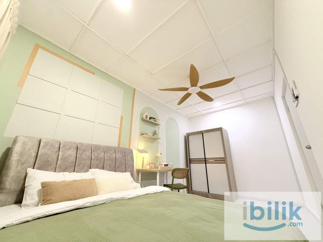 7mins walk to lrt ss15 premium queen room for mix gender unit near inti college
