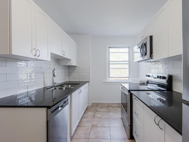 83 85 Silver Birch Avenue 1 Bedroom [object Promise] for Rent