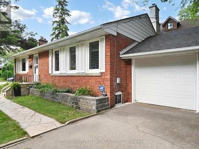 83 Allanbrooke Drive, Toronto, ON, M9A 3N7 house for sale | Listing ID W12306 | Royal LePage