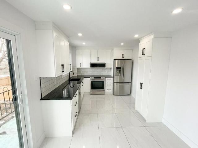 83 Av. Eastview, H9R 1H3, Pointe Claire