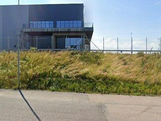 8000 m2 lager uthyres i Enköping