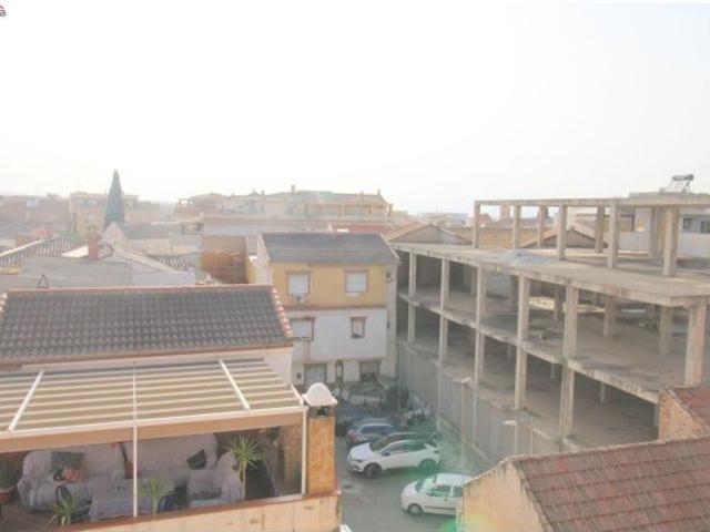 800€ Ático con amplia terraza soleada