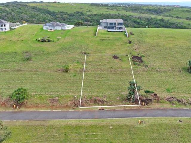 800 m² Land available in Cintsa