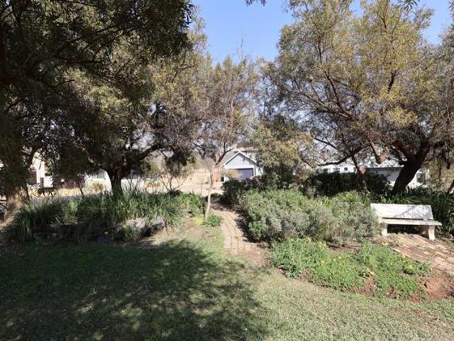 800 m² Land available in Meerhof