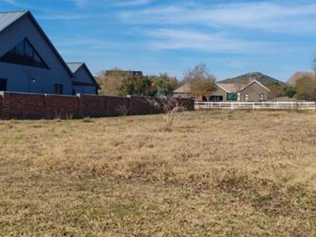 800 m² Land available in Meerhof