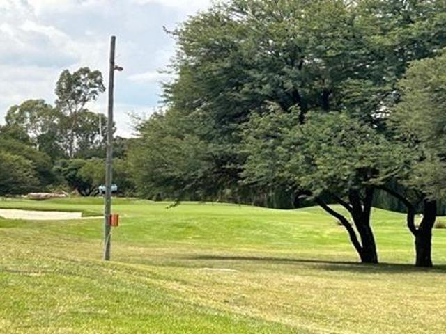 800 m² Land available in Parys Golf Estate