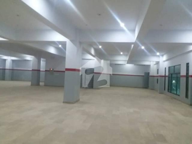 800 Sq. Yards Brand New Commercial Building