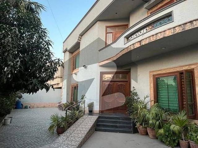 800 Sq. Yards Bungalow For Sale in Zamzama DHA Phase 5