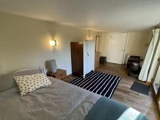 800 Room for rent in Mount Merrion