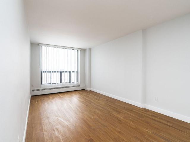 800 Richmond Street West