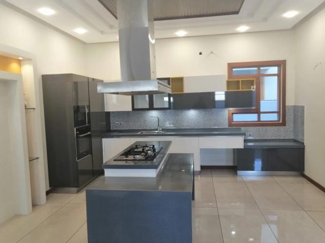 800 yards bungalow tile floor 9 bed 2kitchen near Bukhari park phase 6 Karachi DHA Phase 6 ID 69947