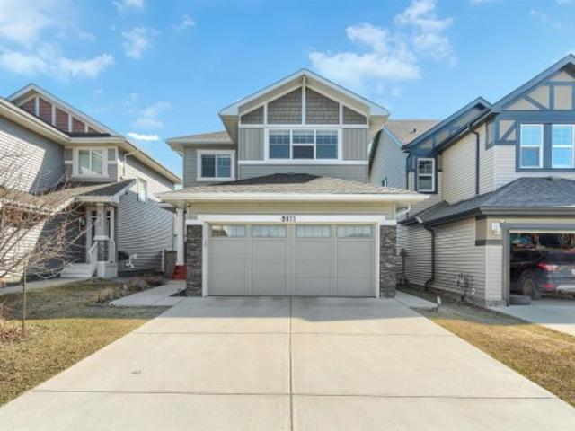 8011 Evans Crescent, Edmonton, AB, T6M 0T7 house for sale | Listing ID E4485 | Royal LePage