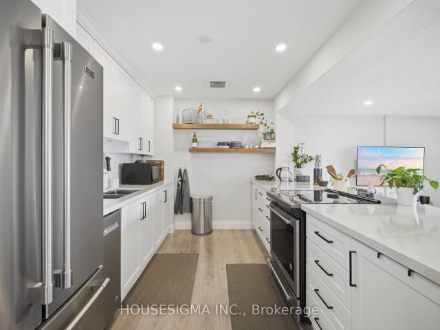 801 15 Elizabeth Street N, Mississauga | 2Beds/2Bath, Condo, $535,000 | Condos. Ca
