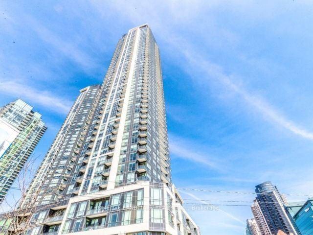 801 4 Brickstone Mews, Mississauga | 1+1Beds/1Bath, Condo, $2,200/mo | Condos. Ca