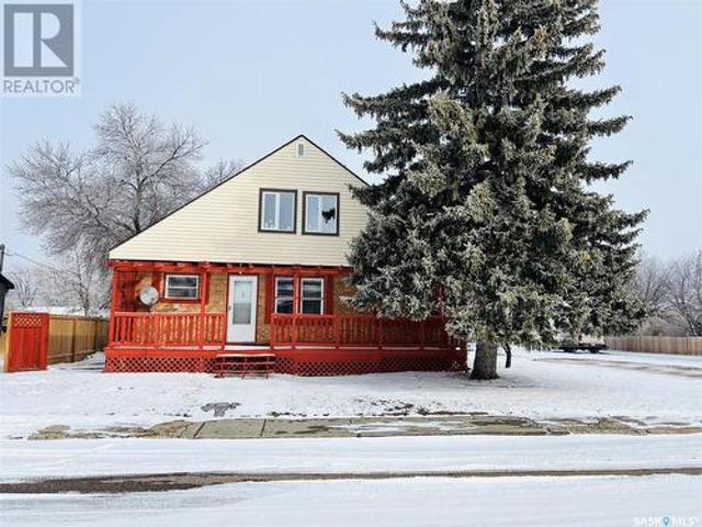 801 Eva Street, Estevan, SK, S4A 1P2 house for sale | Listing ID SK999721 | Royal LePage