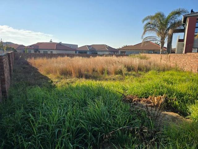 801 m² Land available in Aerorand
