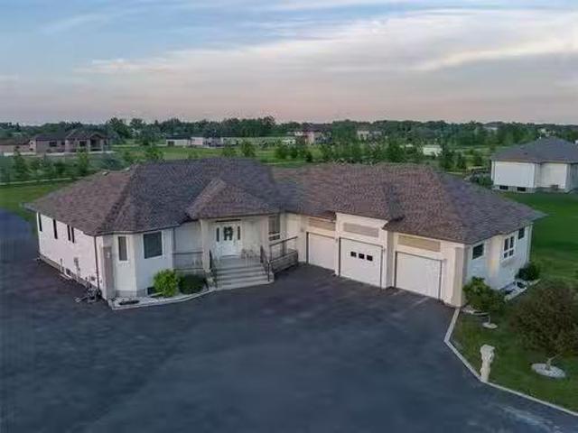 801 Northumberland Rd, West St Paul, MB, R4A 3A7 Luxury Hous.