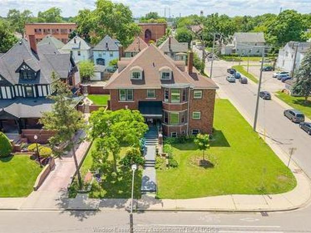 801 Victoria Avenue, Windsor, ON, N9A 4N5 house for sale | Listing ID 26015 | Royal LePage