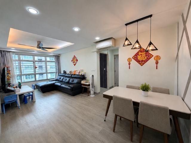801B Keat Hong Close HDB Apartment For Sale, $620,000, 3 Bed 2 Bath 990 sqft $626.00 psf