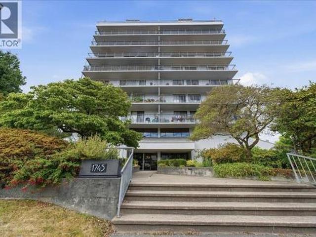 802 1 Esquimalt Avenue, West Vancouver, BC, V7V 1R7 Single Family Property For Sale | Listing ID R3142 | Royal LePage