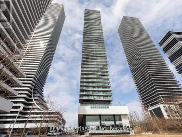 802 33 Shore Breeze Drive, Toronto, ON, M8V 1A1 condo for sale | Listing ID W13149 | Royal LePage