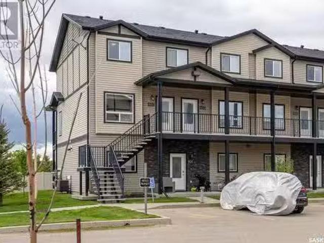 802 3802 Dewdney Avenue E, Regina, SK, S4Z 0A6 townhouse for.