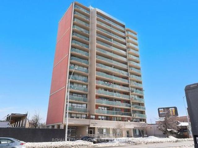 802 5 Yonge Street, Toronto, ON, M2M 3V8 condo for sale | Listing ID C11990 | Royal LePage