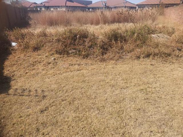 802 m² Land available in Aerorand