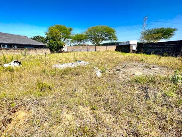 802 m² Land available in Brackenham
