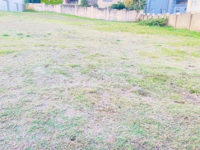 802 m² Land available in Kosmos