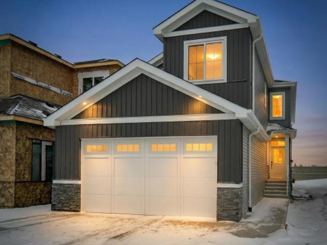 803 30 Avenue, Edmonton, AB, T6T 2V3 house for sale | Listing ID E4482 | Royal LePage