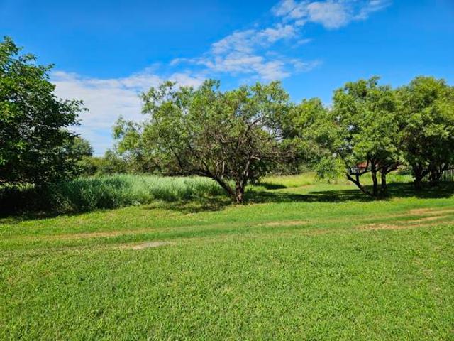 803 m² Land available in Zeerust