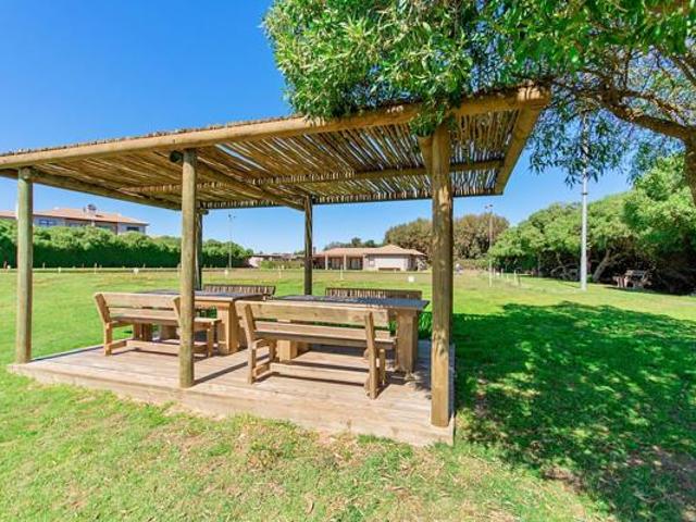 803 m² Land available in Langebaan Country Estate