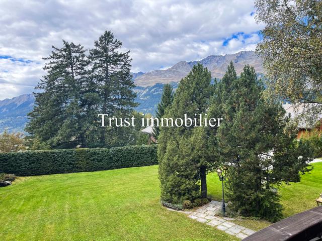 8044. Baugrundstück in Crans. RARER Standort
