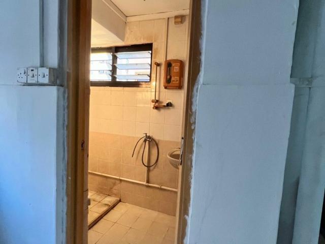 805 King George's Avenue HDB Apartment For Sale, $355,000, 2 Bed 1 Bath 474 sqft $749.00 psf