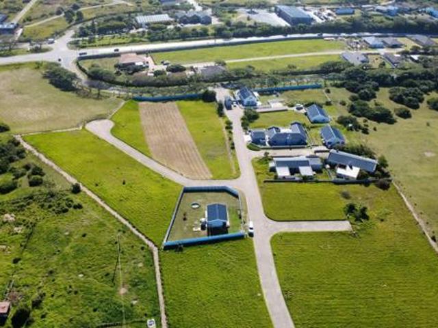 805 m² Land available in Boesmansriviermond