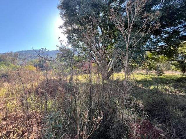 805 m² Land available in Kosmos