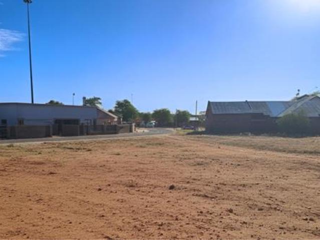 805 m² Land available in Paballelo