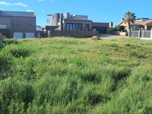 805 m² Land available in Perlemoenbaai
