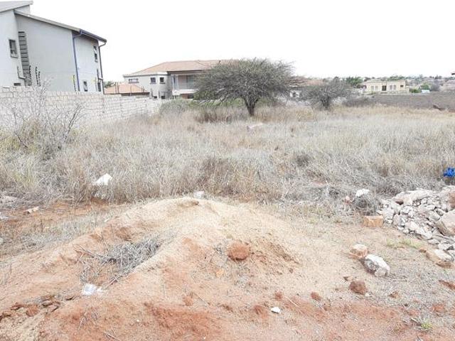 805 m² Land available in Serala View