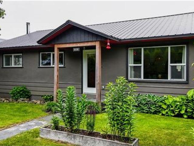 805 Victoria Road, Revelstoke, BC, V0E 2S0 house for sale | Listing ID 10390 | Royal LePage