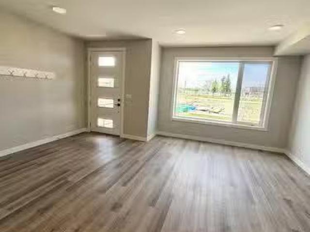 8069 8073 Cedric Mah Rd, Edmonton, AB, T5G 2Z4 investment fo.