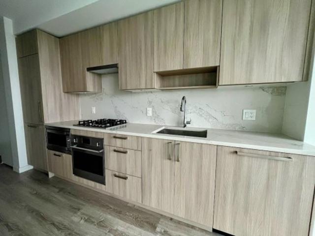 806 13 Central Avenue, Surrey, BC, V3T 0S1 lease for lease | Listing ID R3151 | Royal LePage