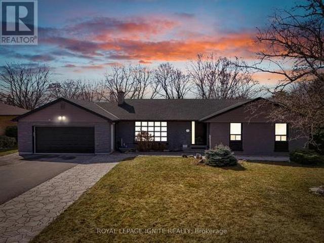 806 Henry Street, Whitby, ON, L1N 5E3 house for sale | Listing ID E12039 | Royal LePage